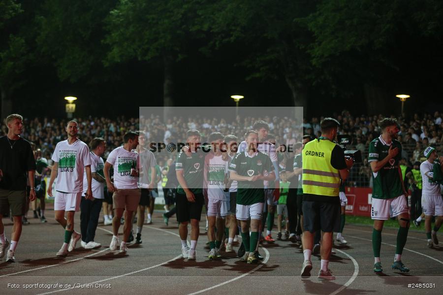 sport, action, Willy Sachs Stadion, Schweinfurt, Regionalliga Bayern, Fussball, FWK, FCS, FC Würzburger Kickers, BFV, 32. Spieltag, 1. FC Schweinfurt 1905, 02.05.2025 - Bild-ID: 2485031