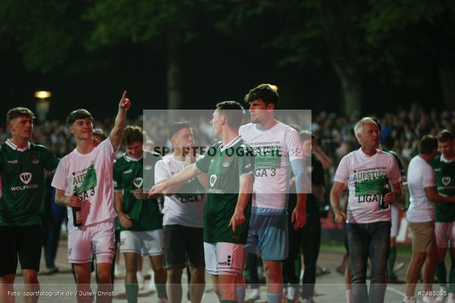 sport, action, Willy Sachs Stadion, Schweinfurt, Regionalliga Bayern, Fussball, FWK, FCS, FC Würzburger Kickers, BFV, 32. Spieltag, 1. FC Schweinfurt 1905, 02.05.2025 - Bild-ID: 2485035