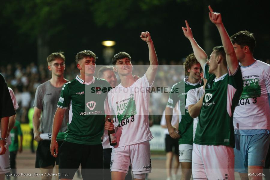sport, action, Willy Sachs Stadion, Schweinfurt, Regionalliga Bayern, Fussball, FWK, FCS, FC Würzburger Kickers, BFV, 32. Spieltag, 1. FC Schweinfurt 1905, 02.05.2025 - Bild-ID: 2485036