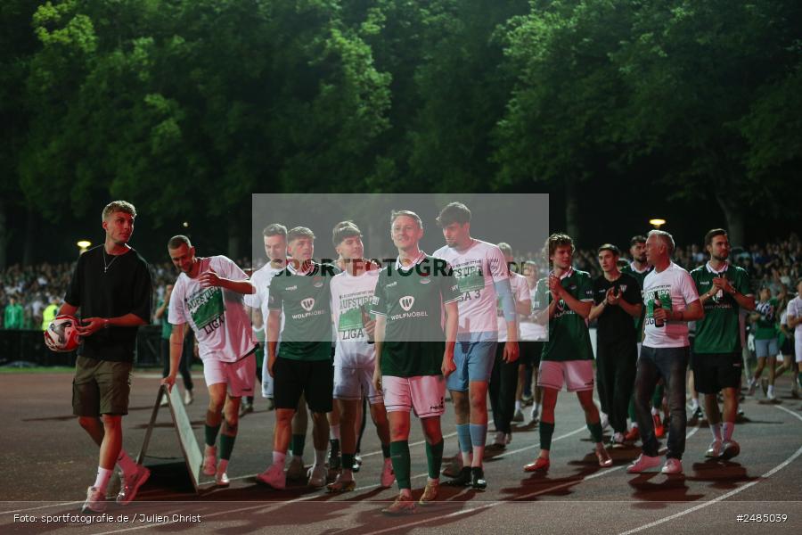 sport, action, Willy Sachs Stadion, Schweinfurt, Regionalliga Bayern, Fussball, FWK, FCS, FC Würzburger Kickers, BFV, 32. Spieltag, 1. FC Schweinfurt 1905, 02.05.2025 - Bild-ID: 2485039