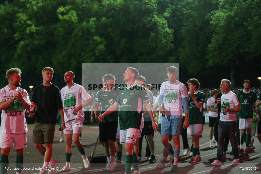 sport, action, Willy Sachs Stadion, Schweinfurt, Regionalliga Bayern, Fussball, FWK, FCS, FC Würzburger Kickers, BFV, 32. Spieltag, 1. FC Schweinfurt 1905, 02.05.2025 - Bild-ID: 2485042