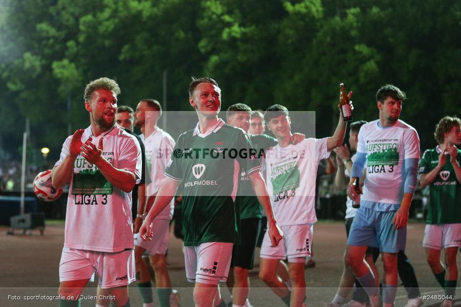 sport, action, Willy Sachs Stadion, Schweinfurt, Regionalliga Bayern, Fussball, FWK, FCS, FC Würzburger Kickers, BFV, 32. Spieltag, 1. FC Schweinfurt 1905, 02.05.2025 - Bild-ID: 2485044