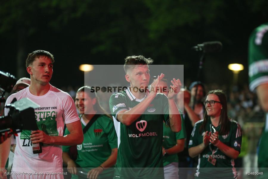 sport, action, Willy Sachs Stadion, Schweinfurt, Regionalliga Bayern, Fussball, FWK, FCS, FC Würzburger Kickers, BFV, 32. Spieltag, 1. FC Schweinfurt 1905, 02.05.2025 - Bild-ID: 2485048