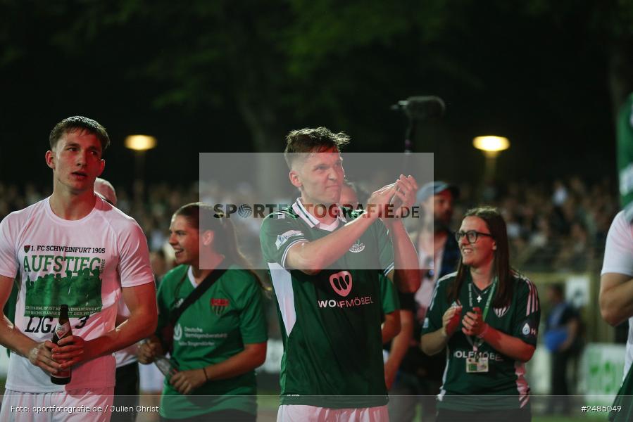 sport, action, Willy Sachs Stadion, Schweinfurt, Regionalliga Bayern, Fussball, FWK, FCS, FC Würzburger Kickers, BFV, 32. Spieltag, 1. FC Schweinfurt 1905, 02.05.2025 - Bild-ID: 2485049