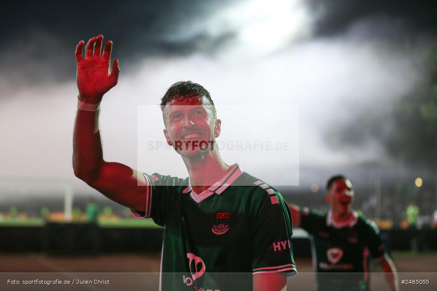 sport, action, Willy Sachs Stadion, Schweinfurt, Regionalliga Bayern, Fussball, FWK, FCS, FC Würzburger Kickers, BFV, 32. Spieltag, 1. FC Schweinfurt 1905, 02.05.2025 - Bild-ID: 2485055