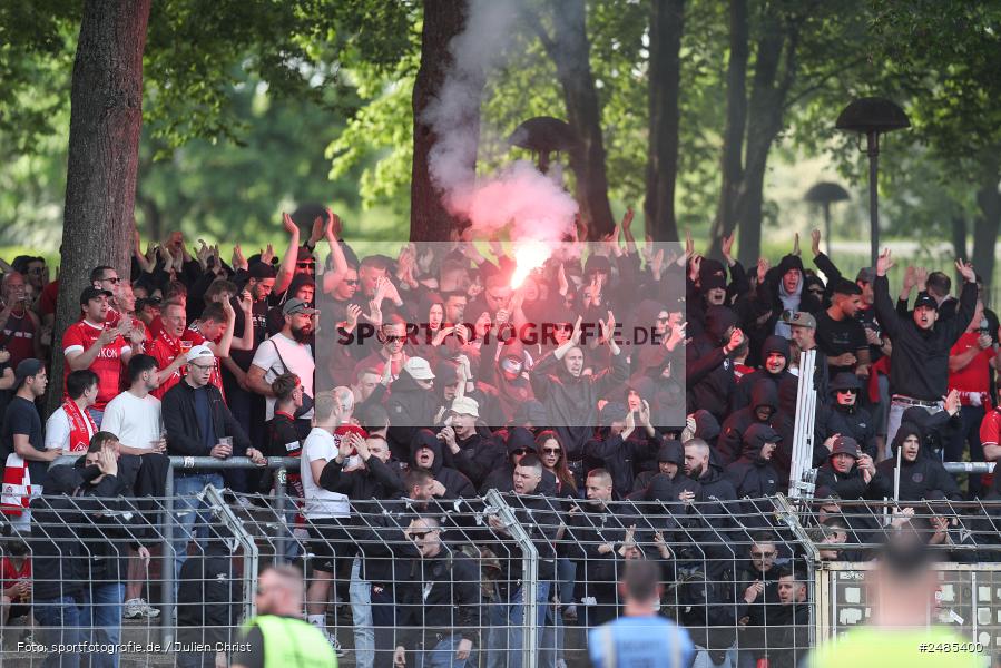 sport, action, Willy Sachs Stadion, Schweinfurt, Regionalliga Bayern, Fussball, FWK, FCS, FC Würzburger Kickers, BFV, 32. Spieltag, 1. FC Schweinfurt 1905, 02.05.2025 - Bild-ID: 2485400