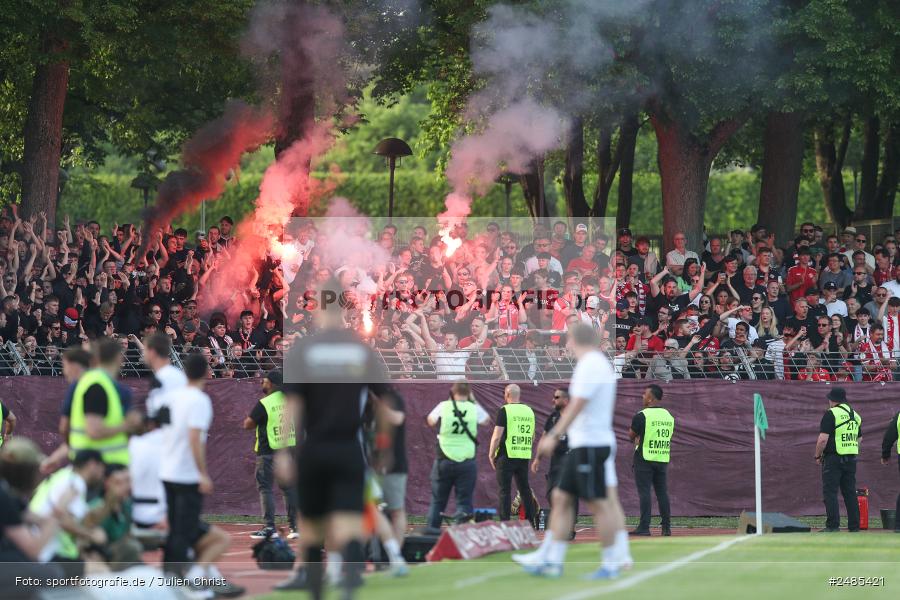 sport, action, Willy Sachs Stadion, Schweinfurt, Regionalliga Bayern, Fussball, FWK, FCS, FC Würzburger Kickers, BFV, 32. Spieltag, 1. FC Schweinfurt 1905, 02.05.2025 - Bild-ID: 2485421