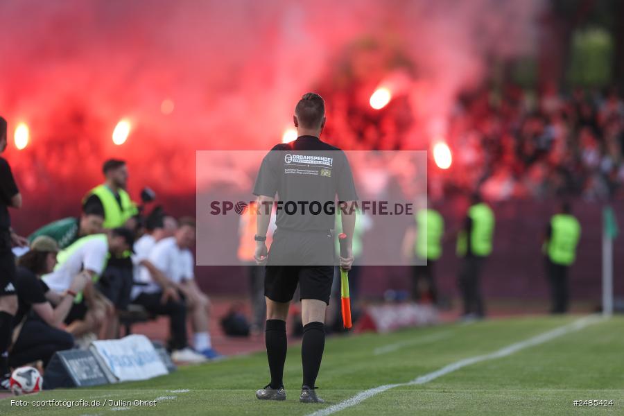 sport, action, Willy Sachs Stadion, Schweinfurt, Regionalliga Bayern, Fussball, FWK, FCS, FC Würzburger Kickers, BFV, 32. Spieltag, 1. FC Schweinfurt 1905, 02.05.2025 - Bild-ID: 2485424