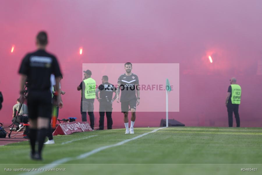 sport, action, Willy Sachs Stadion, Schweinfurt, Regionalliga Bayern, Fussball, FWK, FCS, FC Würzburger Kickers, BFV, 32. Spieltag, 1. FC Schweinfurt 1905, 02.05.2025 - Bild-ID: 2485427