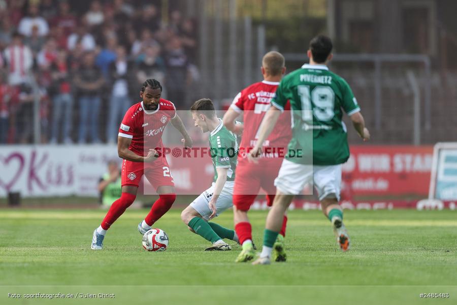 sport, action, Willy Sachs Stadion, Schweinfurt, Regionalliga Bayern, Fussball, FWK, FCS, FC Würzburger Kickers, BFV, 32. Spieltag, 1. FC Schweinfurt 1905, 02.05.2025 - Bild-ID: 2485483