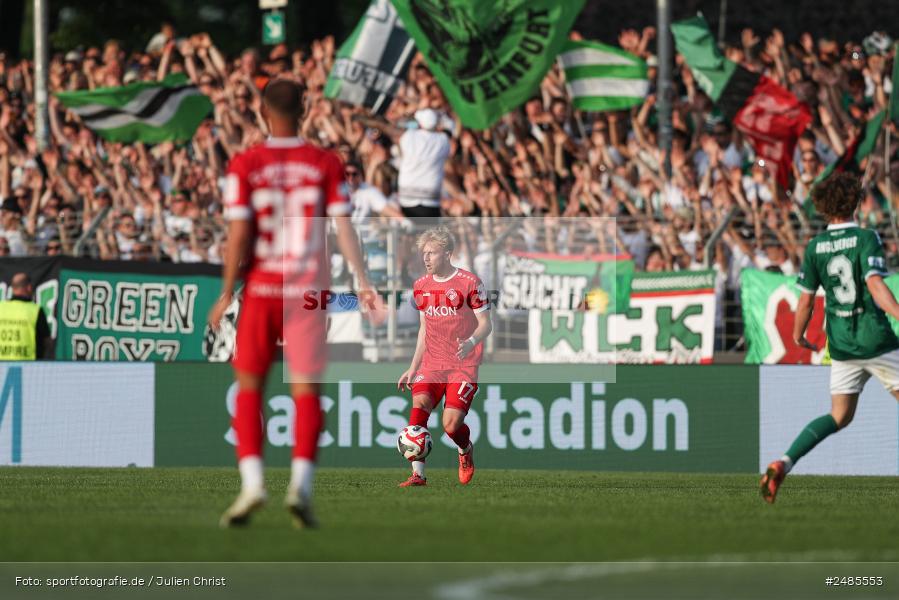 sport, action, Willy Sachs Stadion, Schweinfurt, Regionalliga Bayern, Fussball, FWK, FCS, FC Würzburger Kickers, BFV, 32. Spieltag, 1. FC Schweinfurt 1905, 02.05.2025 - Bild-ID: 2485553