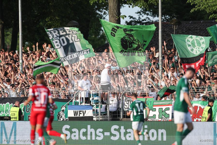 sport, action, Willy Sachs Stadion, Schweinfurt, Regionalliga Bayern, Fussball, FWK, FCS, FC Würzburger Kickers, BFV, 32. Spieltag, 1. FC Schweinfurt 1905, 02.05.2025 - Bild-ID: 2485556