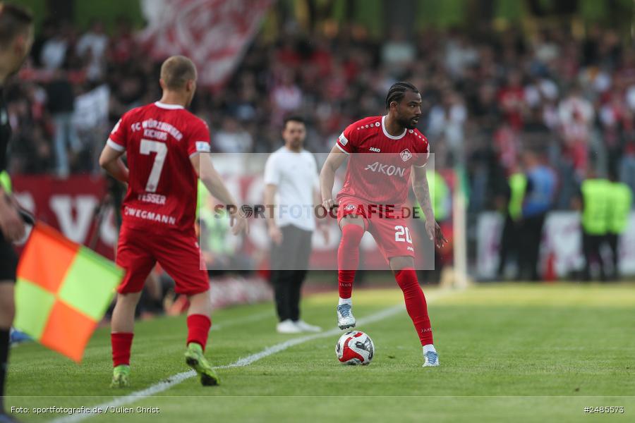 sport, action, Willy Sachs Stadion, Schweinfurt, Regionalliga Bayern, Fussball, FWK, FCS, FC Würzburger Kickers, BFV, 32. Spieltag, 1. FC Schweinfurt 1905, 02.05.2025 - Bild-ID: 2485573