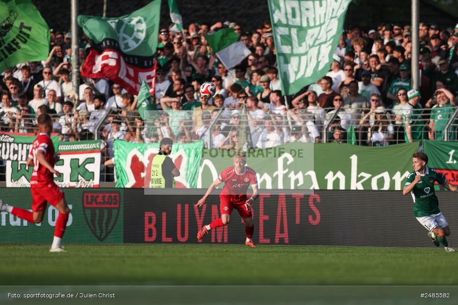 sport, action, Willy Sachs Stadion, Schweinfurt, Regionalliga Bayern, Fussball, FWK, FCS, FC Würzburger Kickers, BFV, 32. Spieltag, 1. FC Schweinfurt 1905, 02.05.2025 - Bild-ID: 2485582