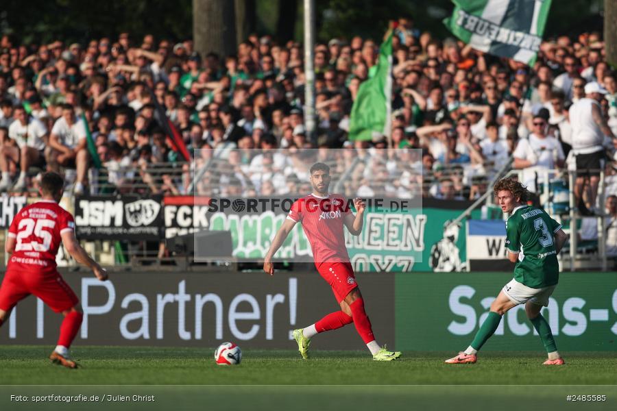 sport, action, Willy Sachs Stadion, Schweinfurt, Regionalliga Bayern, Fussball, FWK, FCS, FC Würzburger Kickers, BFV, 32. Spieltag, 1. FC Schweinfurt 1905, 02.05.2025 - Bild-ID: 2485585