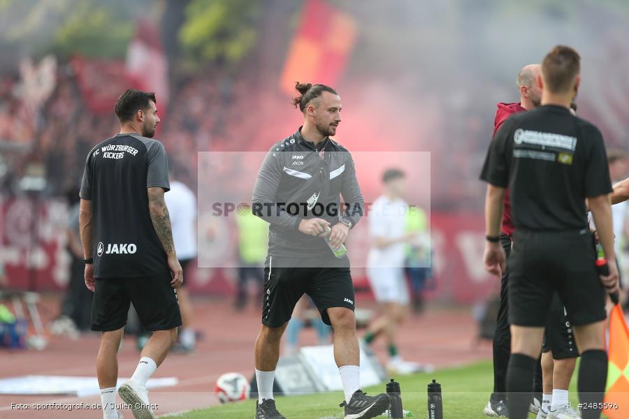 sport, action, Willy Sachs Stadion, Schweinfurt, Regionalliga Bayern, Fussball, FWK, FCS, FC Würzburger Kickers, BFV, 32. Spieltag, 1. FC Schweinfurt 1905, 02.05.2025 - Bild-ID: 2485596