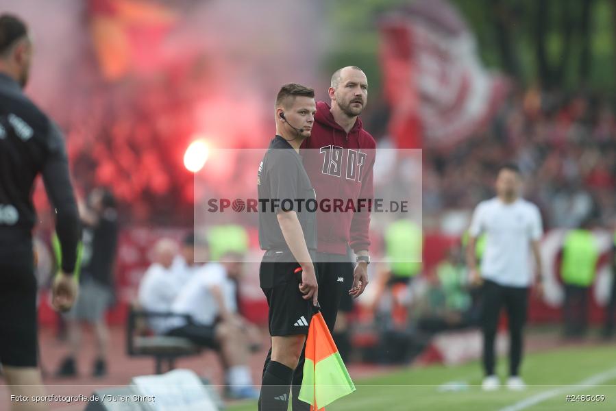 sport, action, Willy Sachs Stadion, Schweinfurt, Regionalliga Bayern, Fussball, FWK, FCS, FC Würzburger Kickers, BFV, 32. Spieltag, 1. FC Schweinfurt 1905, 02.05.2025 - Bild-ID: 2485659