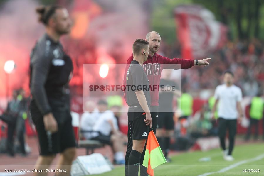 sport, action, Willy Sachs Stadion, Schweinfurt, Regionalliga Bayern, Fussball, FWK, FCS, FC Würzburger Kickers, BFV, 32. Spieltag, 1. FC Schweinfurt 1905, 02.05.2025 - Bild-ID: 2485660