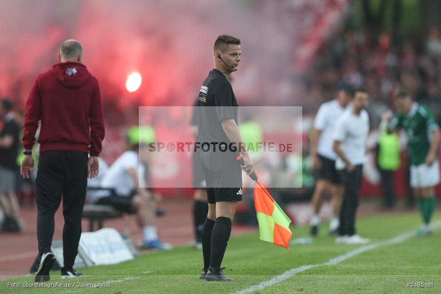 sport, action, Willy Sachs Stadion, Schweinfurt, Regionalliga Bayern, Fussball, FWK, FCS, FC Würzburger Kickers, BFV, 32. Spieltag, 1. FC Schweinfurt 1905, 02.05.2025 - Bild-ID: 2485661
