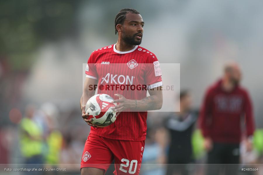 sport, action, Willy Sachs Stadion, Schweinfurt, Regionalliga Bayern, Fussball, FWK, FCS, FC Würzburger Kickers, BFV, 32. Spieltag, 1. FC Schweinfurt 1905, 02.05.2025 - Bild-ID: 2485664