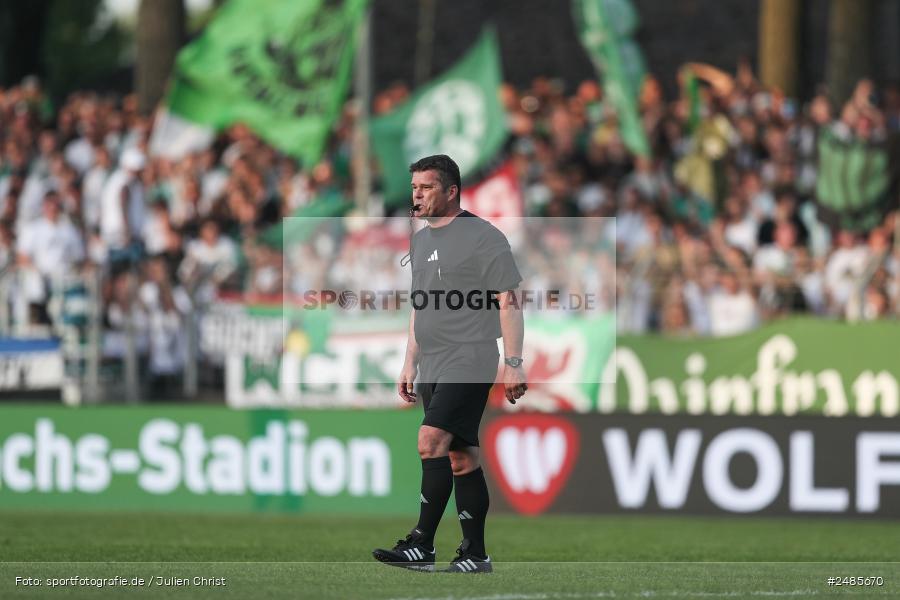 sport, action, Willy Sachs Stadion, Schweinfurt, Regionalliga Bayern, Fussball, FWK, FCS, FC Würzburger Kickers, BFV, 32. Spieltag, 1. FC Schweinfurt 1905, 02.05.2025 - Bild-ID: 2485670
