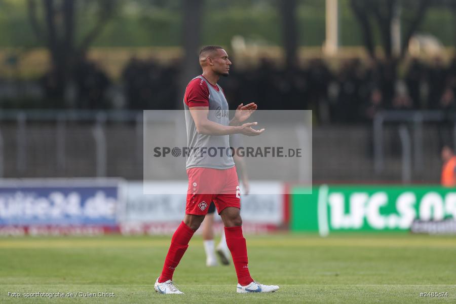 sport, action, Willy Sachs Stadion, Schweinfurt, Regionalliga Bayern, Fussball, FWK, FCS, FC Würzburger Kickers, BFV, 32. Spieltag, 1. FC Schweinfurt 1905, 02.05.2025 - Bild-ID: 2485674