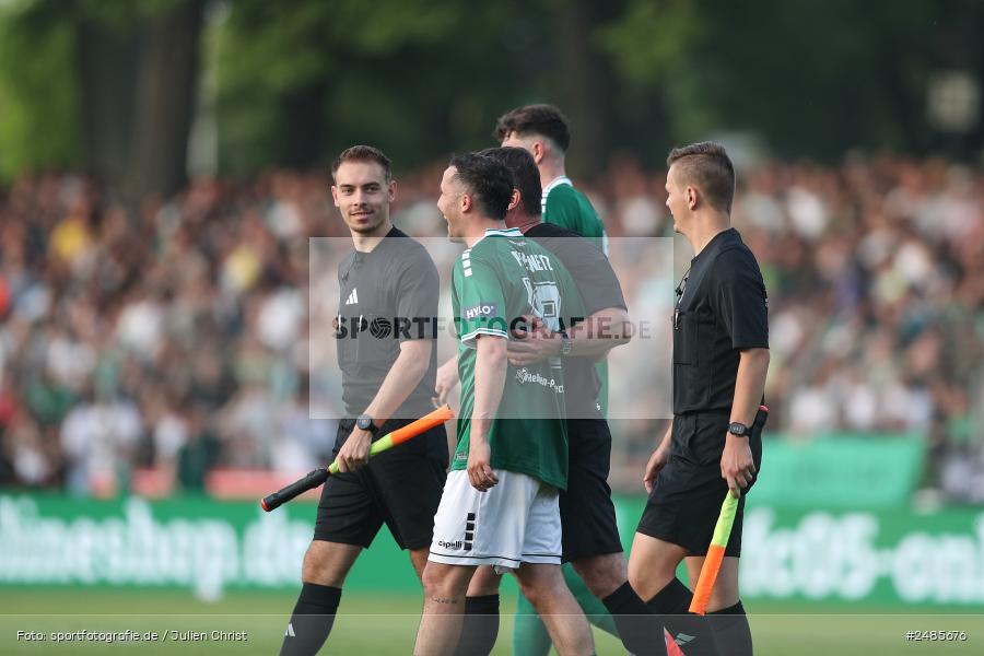 sport, action, Willy Sachs Stadion, Schweinfurt, Regionalliga Bayern, Fussball, FWK, FCS, FC Würzburger Kickers, BFV, 32. Spieltag, 1. FC Schweinfurt 1905, 02.05.2025 - Bild-ID: 2485676