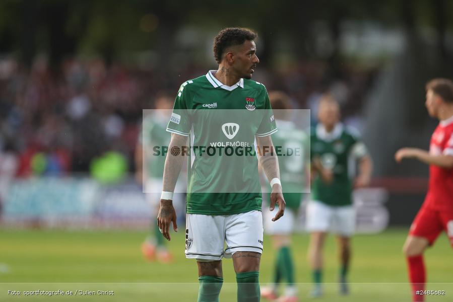 sport, action, Willy Sachs Stadion, Schweinfurt, Regionalliga Bayern, Fussball, FWK, FCS, FC Würzburger Kickers, BFV, 32. Spieltag, 1. FC Schweinfurt 1905, 02.05.2025 - Bild-ID: 2485682