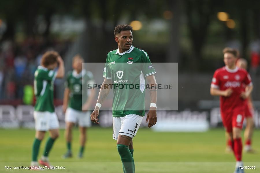 sport, action, Willy Sachs Stadion, Schweinfurt, Regionalliga Bayern, Fussball, FWK, FCS, FC Würzburger Kickers, BFV, 32. Spieltag, 1. FC Schweinfurt 1905, 02.05.2025 - Bild-ID: 2485683