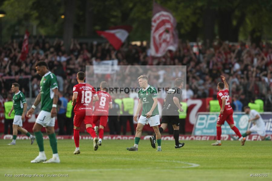 sport, action, Willy Sachs Stadion, Schweinfurt, Regionalliga Bayern, Fussball, FWK, FCS, FC Würzburger Kickers, BFV, 32. Spieltag, 1. FC Schweinfurt 1905, 02.05.2025 - Bild-ID: 2485703