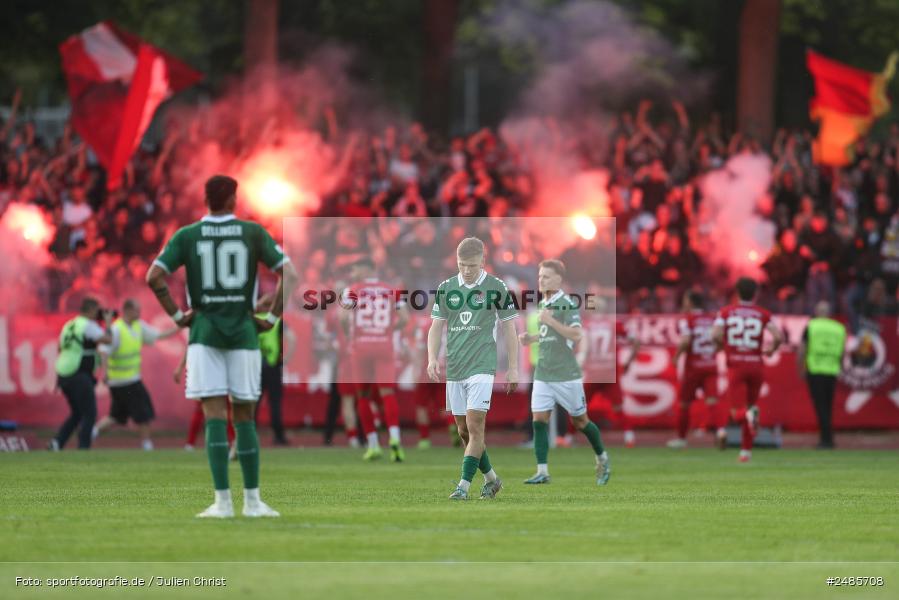 sport, action, Willy Sachs Stadion, Schweinfurt, Regionalliga Bayern, Fussball, FWK, FCS, FC Würzburger Kickers, BFV, 32. Spieltag, 1. FC Schweinfurt 1905, 02.05.2025 - Bild-ID: 2485708