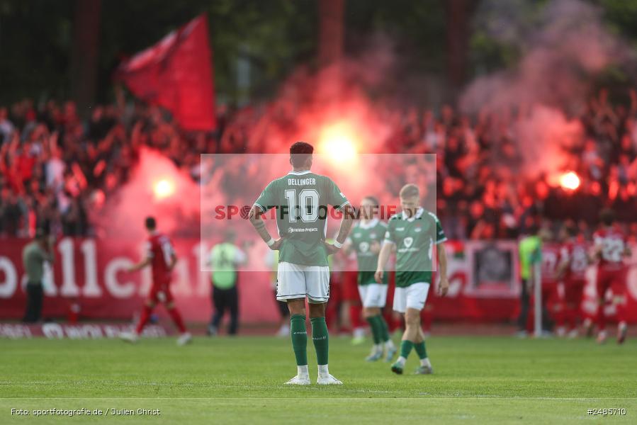 sport, action, Willy Sachs Stadion, Schweinfurt, Regionalliga Bayern, Fussball, FWK, FCS, FC Würzburger Kickers, BFV, 32. Spieltag, 1. FC Schweinfurt 1905, 02.05.2025 - Bild-ID: 2485710