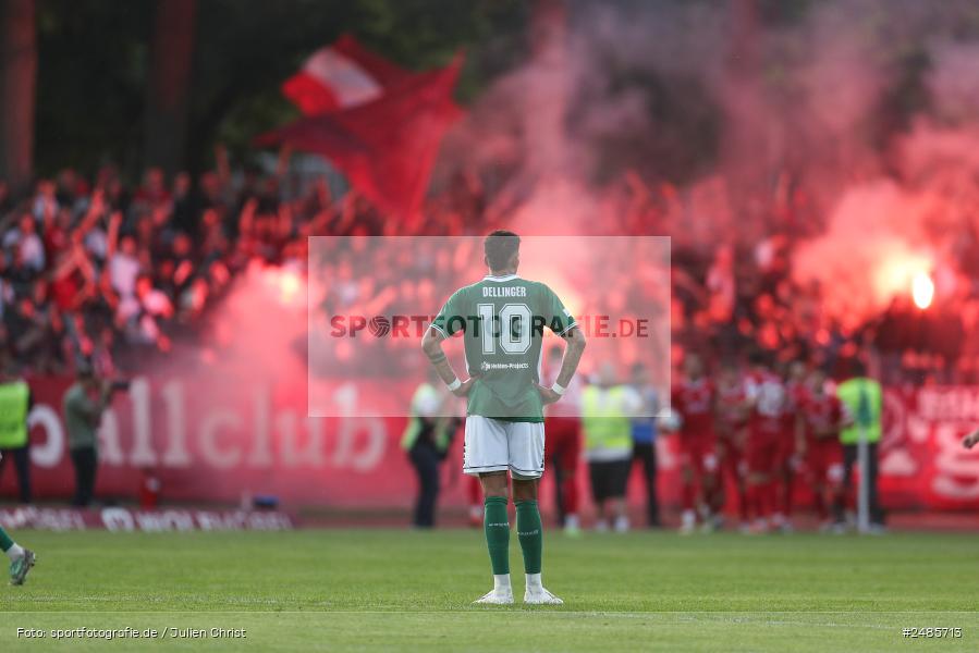 sport, action, Willy Sachs Stadion, Schweinfurt, Regionalliga Bayern, Fussball, FWK, FCS, FC Würzburger Kickers, BFV, 32. Spieltag, 1. FC Schweinfurt 1905, 02.05.2025 - Bild-ID: 2485713