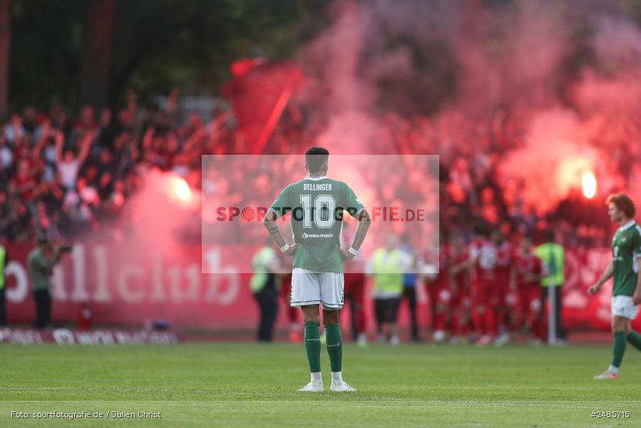 sport, action, Willy Sachs Stadion, Schweinfurt, Regionalliga Bayern, Fussball, FWK, FCS, FC Würzburger Kickers, BFV, 32. Spieltag, 1. FC Schweinfurt 1905, 02.05.2025 - Bild-ID: 2485715