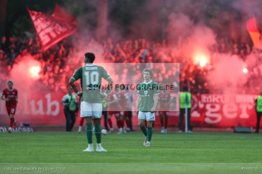 sport, action, Willy Sachs Stadion, Schweinfurt, Regionalliga Bayern, Fussball, FWK, FCS, FC Würzburger Kickers, BFV, 32. Spieltag, 1. FC Schweinfurt 1905, 02.05.2025 - Bild-ID: 2485716