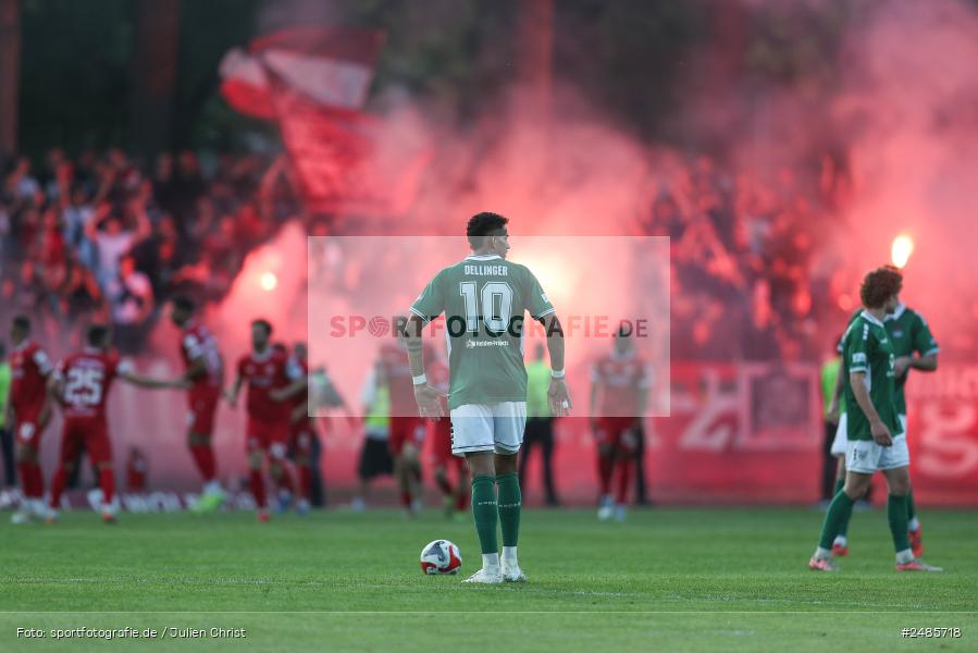 sport, action, Willy Sachs Stadion, Schweinfurt, Regionalliga Bayern, Fussball, FWK, FCS, FC Würzburger Kickers, BFV, 32. Spieltag, 1. FC Schweinfurt 1905, 02.05.2025 - Bild-ID: 2485718