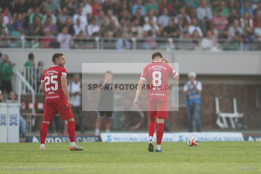 sport, action, Willy Sachs Stadion, Schweinfurt, Regionalliga Bayern, Fussball, FWK, FCS, FC Würzburger Kickers, BFV, 32. Spieltag, 1. FC Schweinfurt 1905, 02.05.2025 - Bild-ID: 2485759