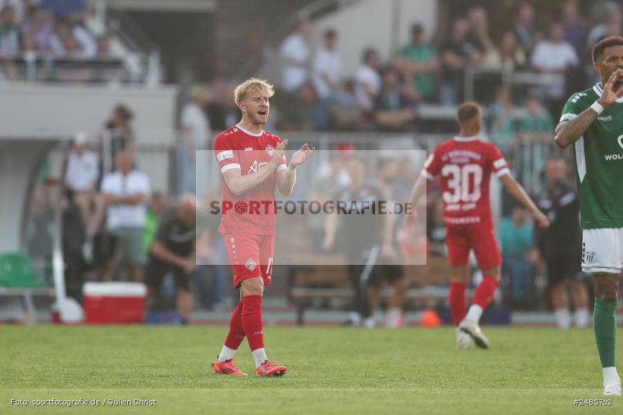 sport, action, Willy Sachs Stadion, Schweinfurt, Regionalliga Bayern, Fussball, FWK, FCS, FC Würzburger Kickers, BFV, 32. Spieltag, 1. FC Schweinfurt 1905, 02.05.2025 - Bild-ID: 2485762