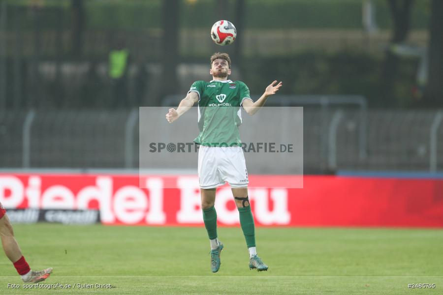 sport, action, Willy Sachs Stadion, Schweinfurt, Regionalliga Bayern, Fussball, FWK, FCS, FC Würzburger Kickers, BFV, 32. Spieltag, 1. FC Schweinfurt 1905, 02.05.2025 - Bild-ID: 2485765