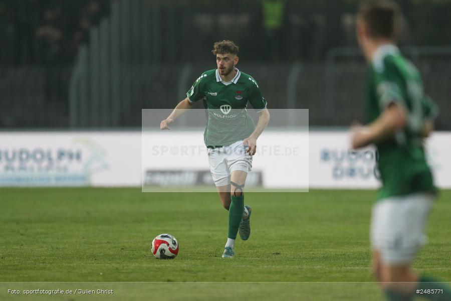 sport, action, Willy Sachs Stadion, Schweinfurt, Regionalliga Bayern, Fussball, FWK, FCS, FC Würzburger Kickers, BFV, 32. Spieltag, 1. FC Schweinfurt 1905, 02.05.2025 - Bild-ID: 2485771