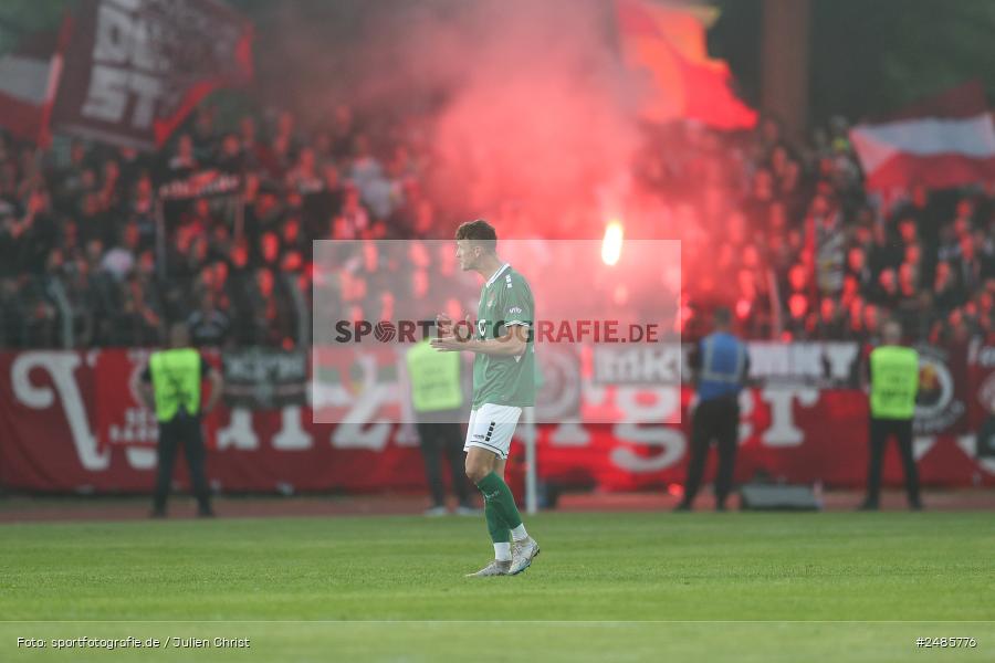 sport, action, Willy Sachs Stadion, Schweinfurt, Regionalliga Bayern, Fussball, FWK, FCS, FC Würzburger Kickers, BFV, 32. Spieltag, 1. FC Schweinfurt 1905, 02.05.2025 - Bild-ID: 2485776