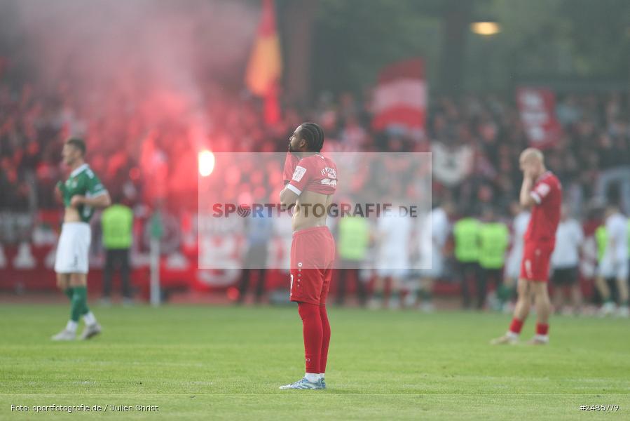 sport, action, Willy Sachs Stadion, Schweinfurt, Regionalliga Bayern, Fussball, FWK, FCS, FC Würzburger Kickers, BFV, 32. Spieltag, 1. FC Schweinfurt 1905, 02.05.2025 - Bild-ID: 2485779