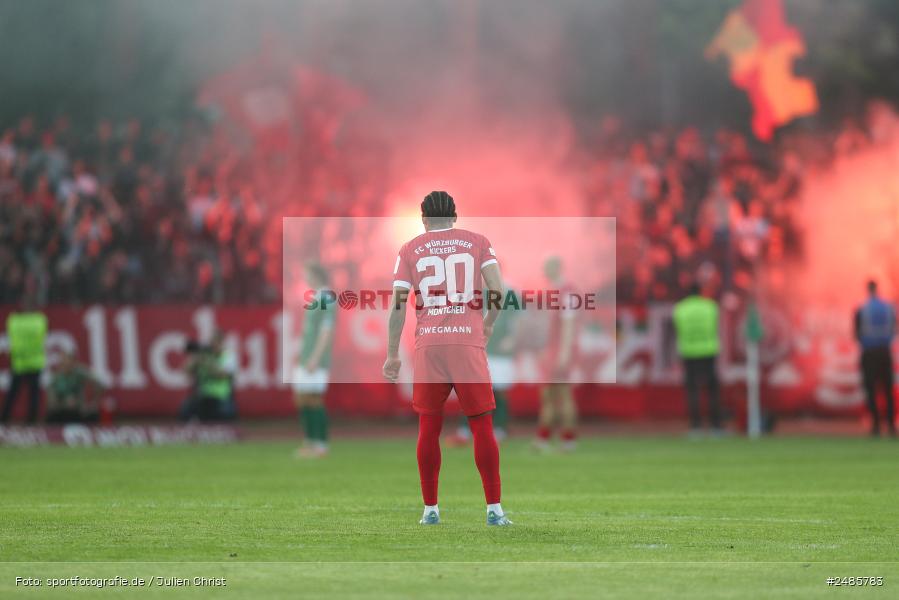 sport, action, Willy Sachs Stadion, Schweinfurt, Regionalliga Bayern, Fussball, FWK, FCS, FC Würzburger Kickers, BFV, 32. Spieltag, 1. FC Schweinfurt 1905, 02.05.2025 - Bild-ID: 2485783