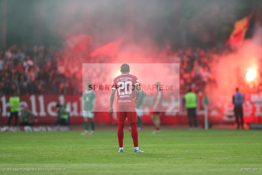 sport, action, Willy Sachs Stadion, Schweinfurt, Regionalliga Bayern, Fussball, FWK, FCS, FC Würzburger Kickers, BFV, 32. Spieltag, 1. FC Schweinfurt 1905, 02.05.2025 - Bild-ID: 2485784