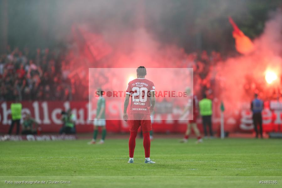 sport, action, Willy Sachs Stadion, Schweinfurt, Regionalliga Bayern, Fussball, FWK, FCS, FC Würzburger Kickers, BFV, 32. Spieltag, 1. FC Schweinfurt 1905, 02.05.2025 - Bild-ID: 2485785