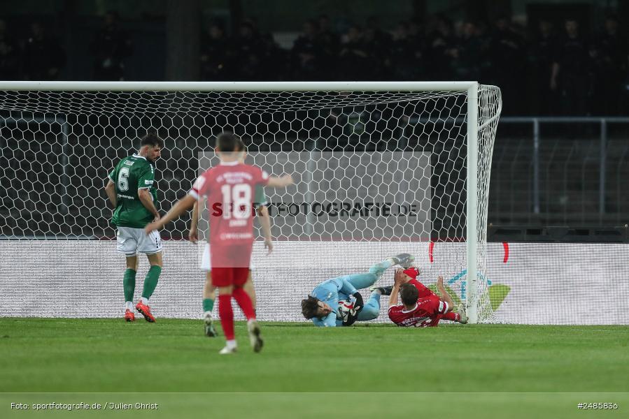 sport, action, Willy Sachs Stadion, Schweinfurt, Regionalliga Bayern, Fussball, FWK, FCS, FC Würzburger Kickers, BFV, 32. Spieltag, 1. FC Schweinfurt 1905, 02.05.2025 - Bild-ID: 2485836