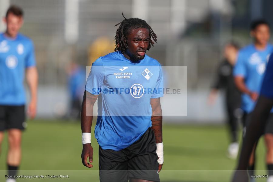 sport, action, Stadion am Schönbusch, SVA, SV Viktoria Aschaffenburg, Regionalliga Bayern, Fussball, FVI, FV Illertissen, BFV, Aschaffenburg, 33. Spieltag, 09.05.2025 - Bild-ID: 2486931