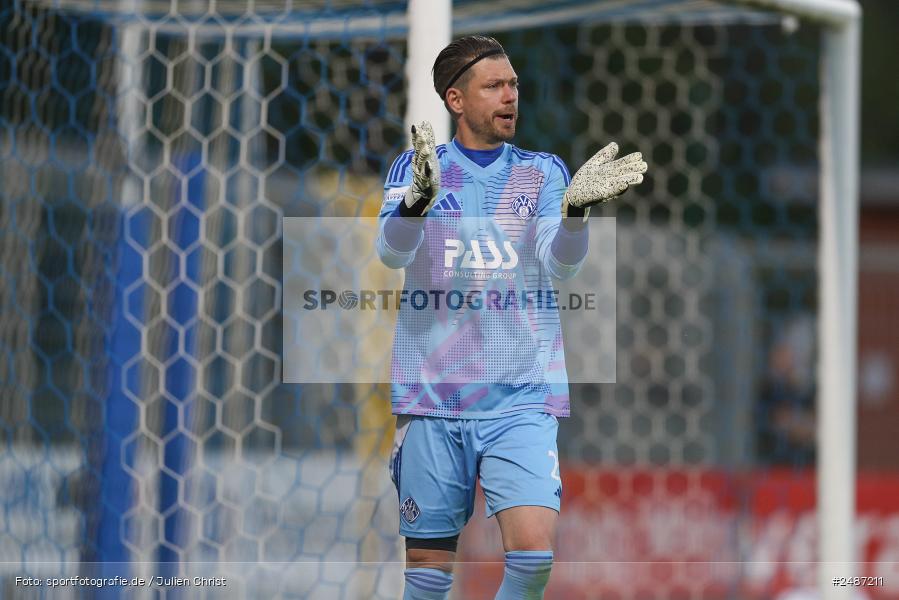sport, action, Stadion am Schönbusch, SVA, SV Viktoria Aschaffenburg, Regionalliga Bayern, Fussball, FVI, FV Illertissen, BFV, Aschaffenburg, 33. Spieltag, 09.05.2025 - Bild-ID: 2487211 sport, action, Stadion am Schönbusch, SVA, SV Viktoria Aschaffenburg, Regionalliga Bayern, Fussball, FVI, FV Illertissen, BFV, Aschaffenburg, 33. Spieltag, 09.05.2025 - Bild-ID: 2487211
