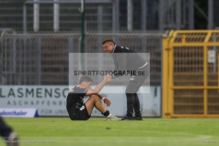 sport, action, Stadion am Schönbusch, SVA, SV Viktoria Aschaffenburg, Regionalliga Bayern, Fussball, FVI, FV Illertissen, BFV, Aschaffenburg, 33. Spieltag, 09.05.2025 - Bild-ID: 2487281 sport, action, Stadion am Schönbusch, SVA, SV Viktoria Aschaffenburg, Regionalliga Bayern, Fussball, FVI, FV Illertissen, BFV, Aschaffenburg, 33. Spieltag, 09.05.2025 - Bild-ID: 2487281
