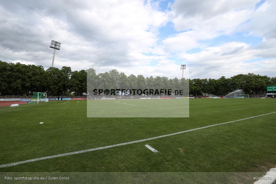 sport, action, Schweinfurt, Sachs Stadion, Regionalliga Bayern, Fussball, FCS, FCA, FC Augsburg II, BFV, 34. Spieltag, 16.05.2025, 1. FC Schweinfurt 1905 - Bild-ID: 2488250